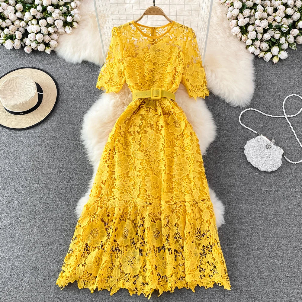 Avery™ - Stylish Floral Lace Midi Dress